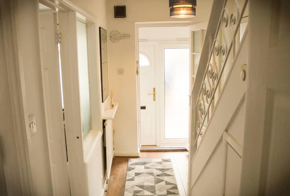 Villa House In Colnbrook Near Windsor & Heathrow Extérieur photo