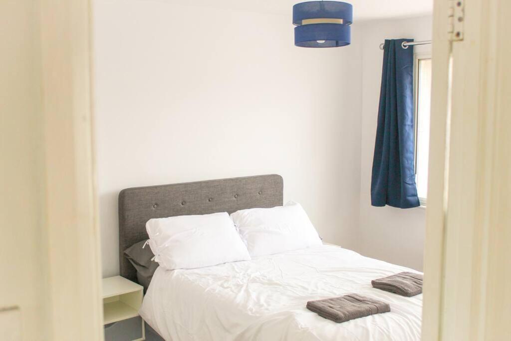 Villa House In Colnbrook Near Windsor & Heathrow Extérieur photo